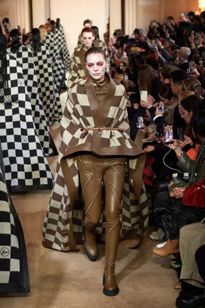 Look 48
